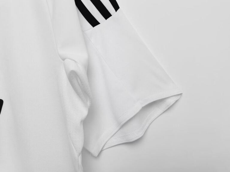 Real Madrid home football shirts for the 2008/09 season photo review