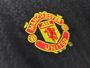 Manchester United away football shirts for 2003/04 - Image 4