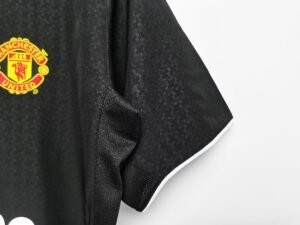 Manchester United away football shirts for 2003/04 - Image 6