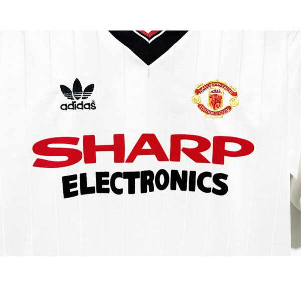 1982-83 Manchester united Away