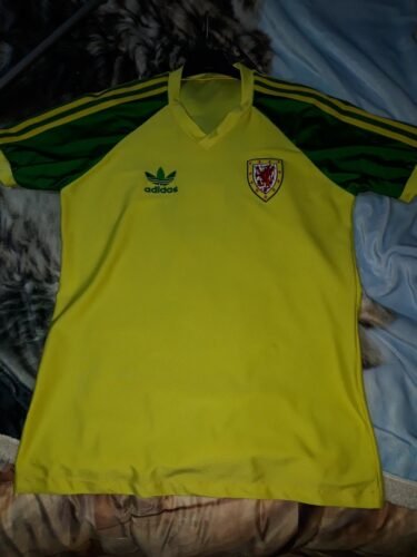 1982 Wales Away retro football jersey S-2XL photo review