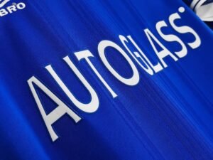 1999/01 Chelsea Home Retro Jersey, Chelsea classic football shirt, commemorating the Blues' legendary moments.