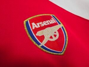 2002/04 Arsenal Home Henry #14 Classic Retro Jersey – Henry Arsenal classic shirt, perfect for fan collections and wearing, a tribute to Arsenal’s peak moments.