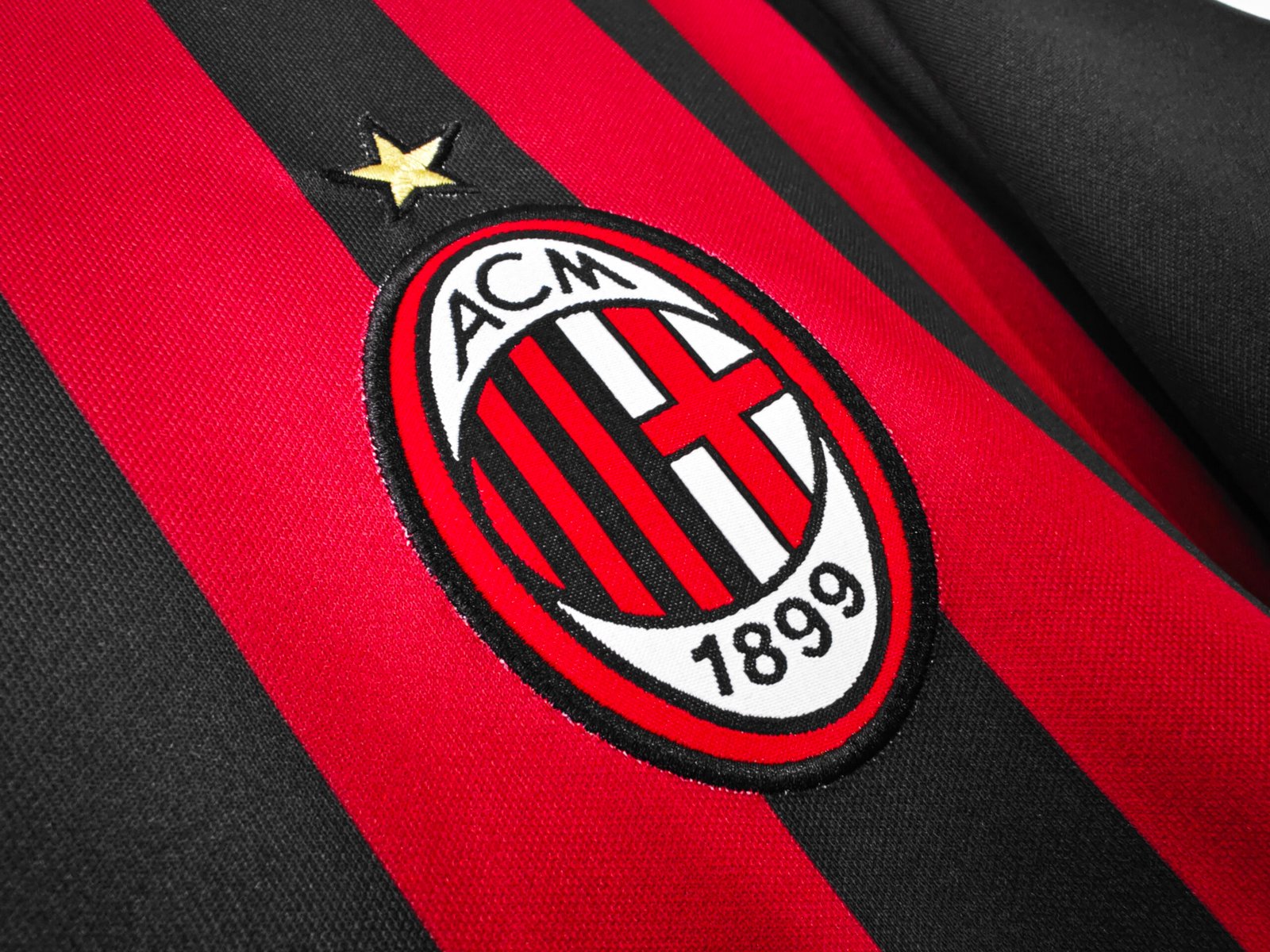 2016/17 AC Milan Home Retro Football Jersey – Classic red and black striped kit with vintage club detailing.