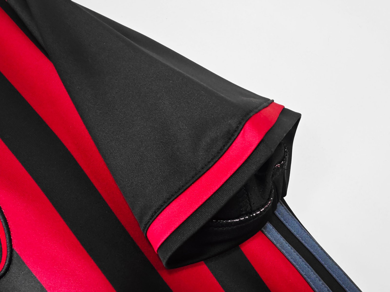 2016/17 AC Milan Home Retro Football Jersey – Classic red and black striped kit with vintage club detailing.