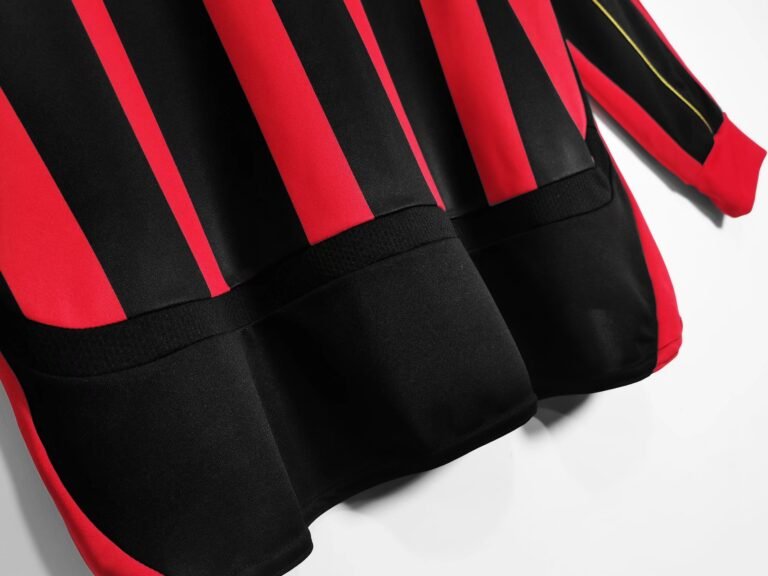 Kaka 2006/07 AC Milan Retro Jersey – Classic AC Milan Football Shirt