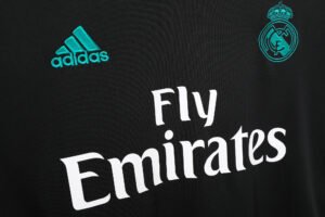 Retro Real Madrid 2017/18 away jersey