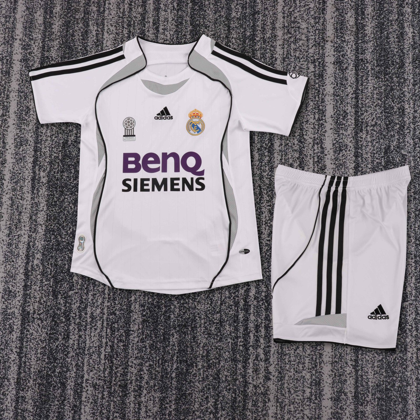 Kids Retro Real Madrid Home Jersey 2006/07