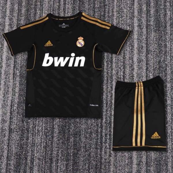 Kids Retro Real Madrid Away Kit 2011/12