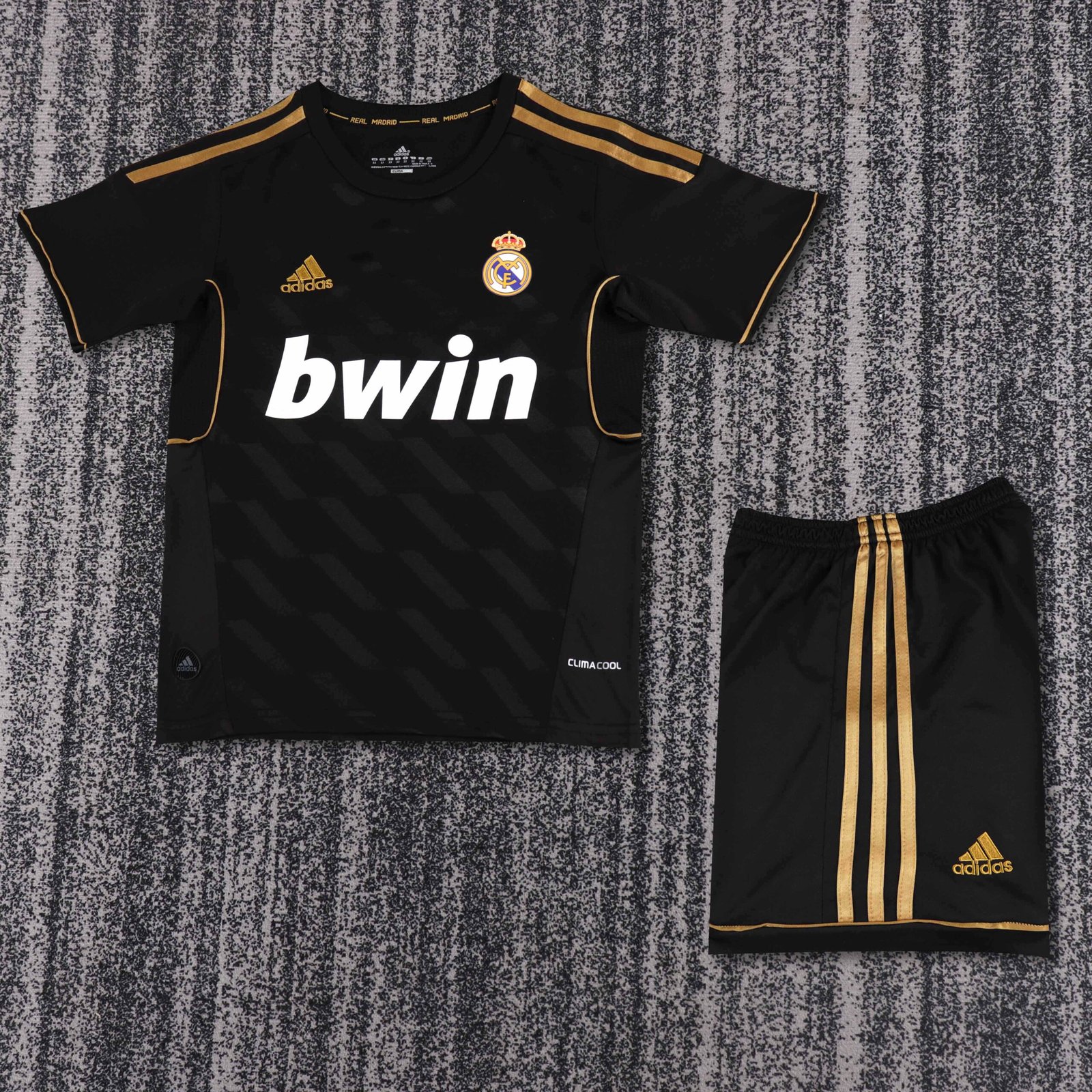 Kids Retro Real Madrid Away Kit 2011/12