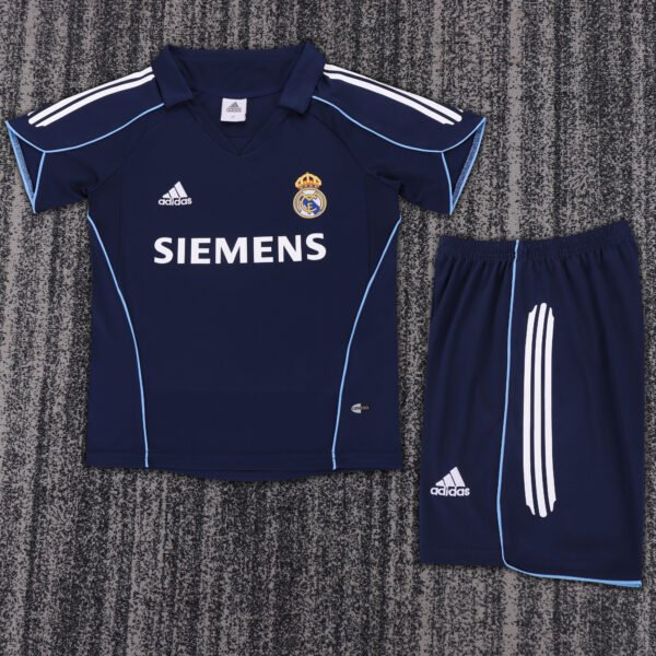 Kids Retro Real Madrid Away Jersey 2005/06