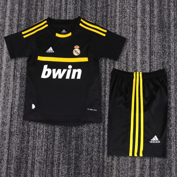 Kids Retro Real Madrid 2011/12 Jersey Black Goalkeeper