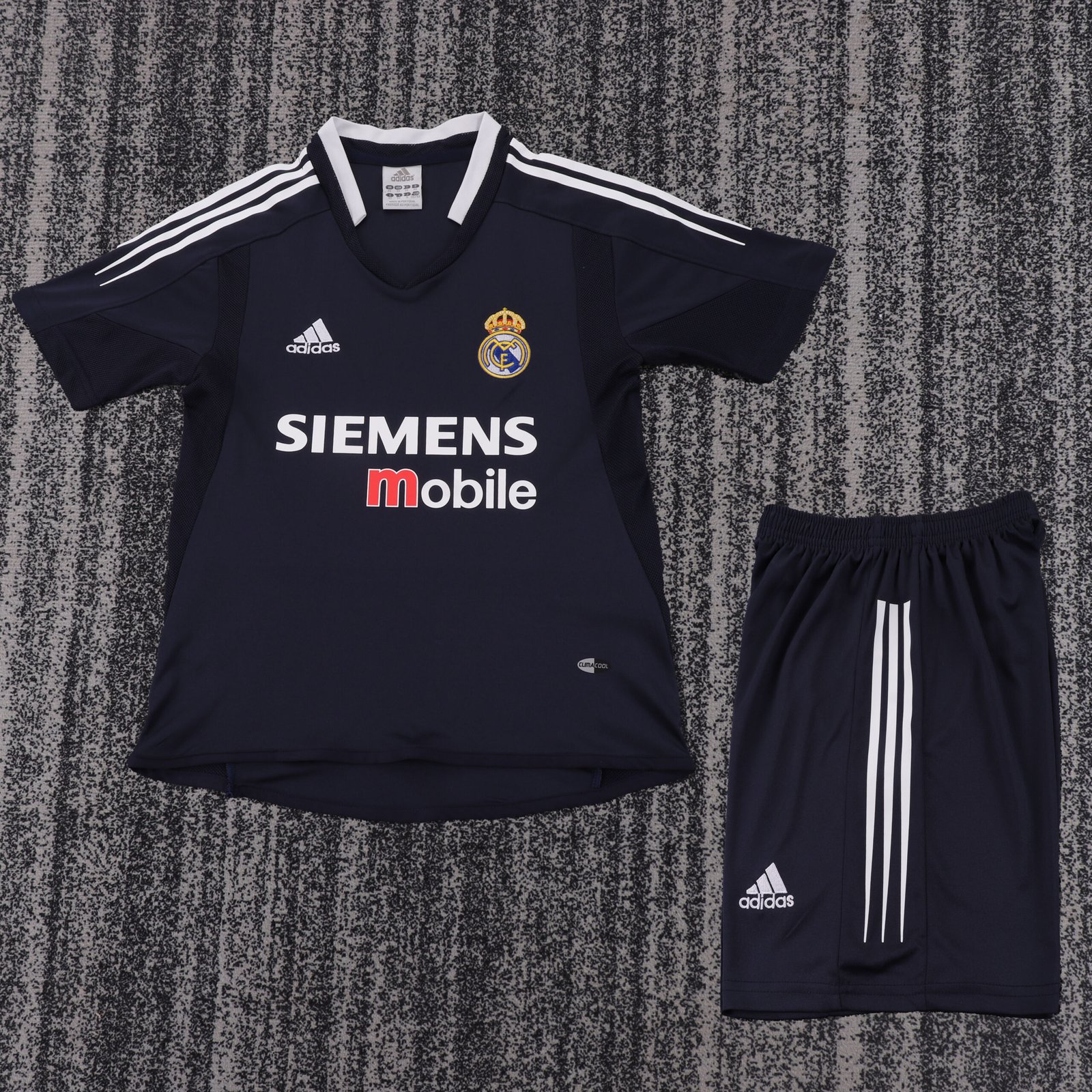 Kids Retro Real Madrid Away Jersey 2004/05