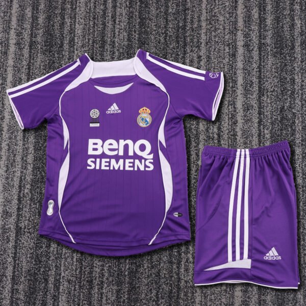 Kids Retro Real Madrid Away Jersey 2006-07 Purple