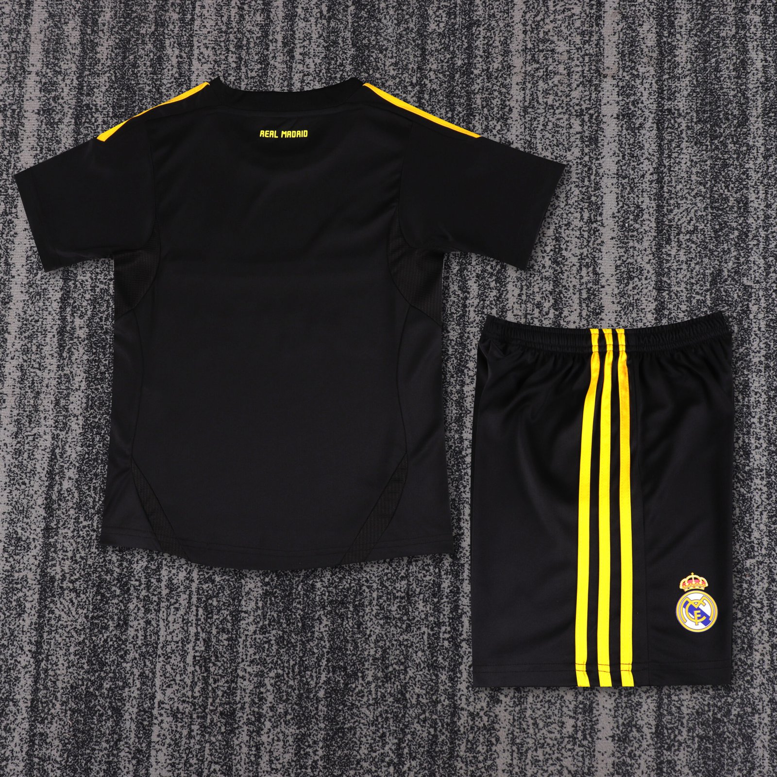 Kids Retro Real Madrid 2011/12 Jersey Black Goalkeeper