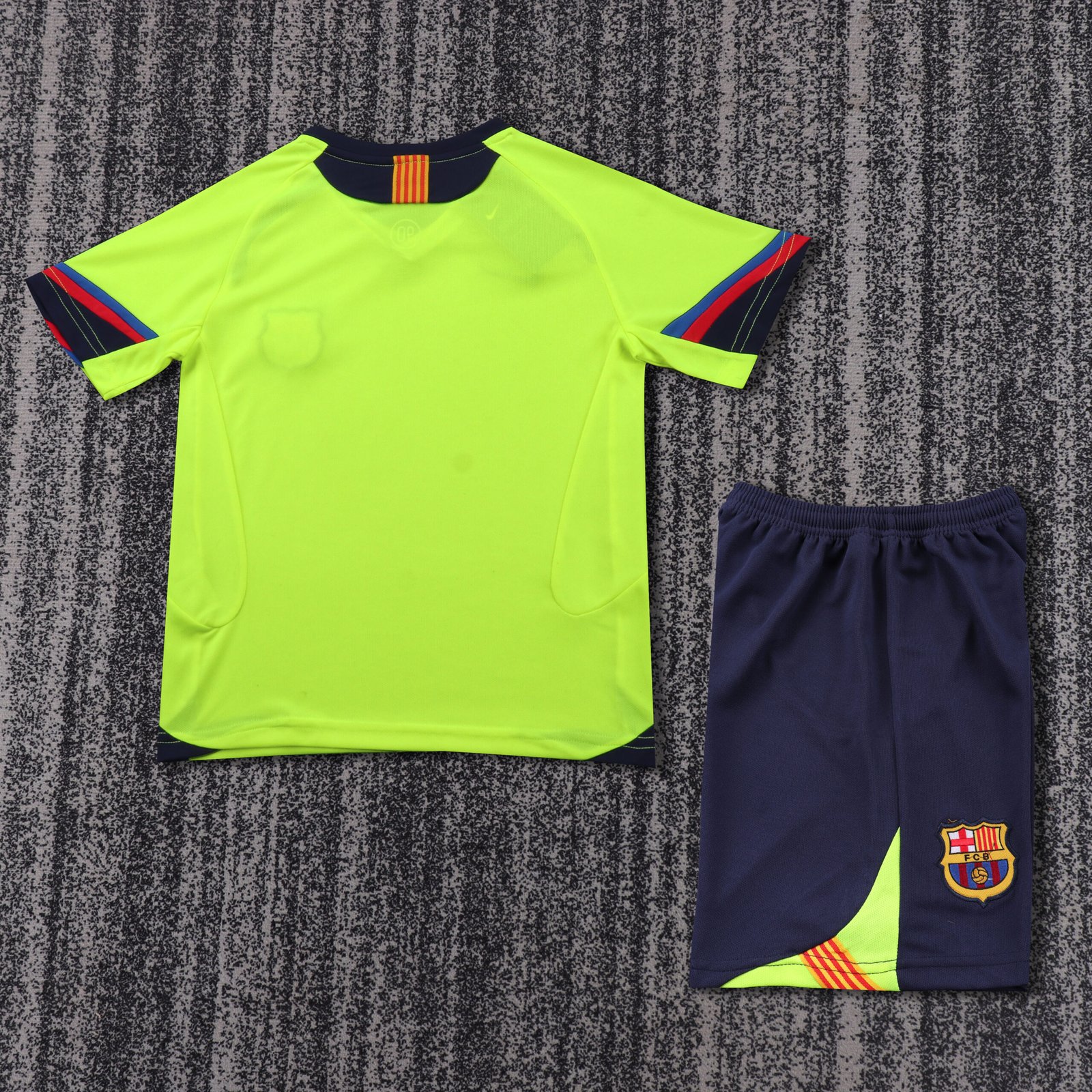 Kids Retro Barcelona Away Jersey 2005/06