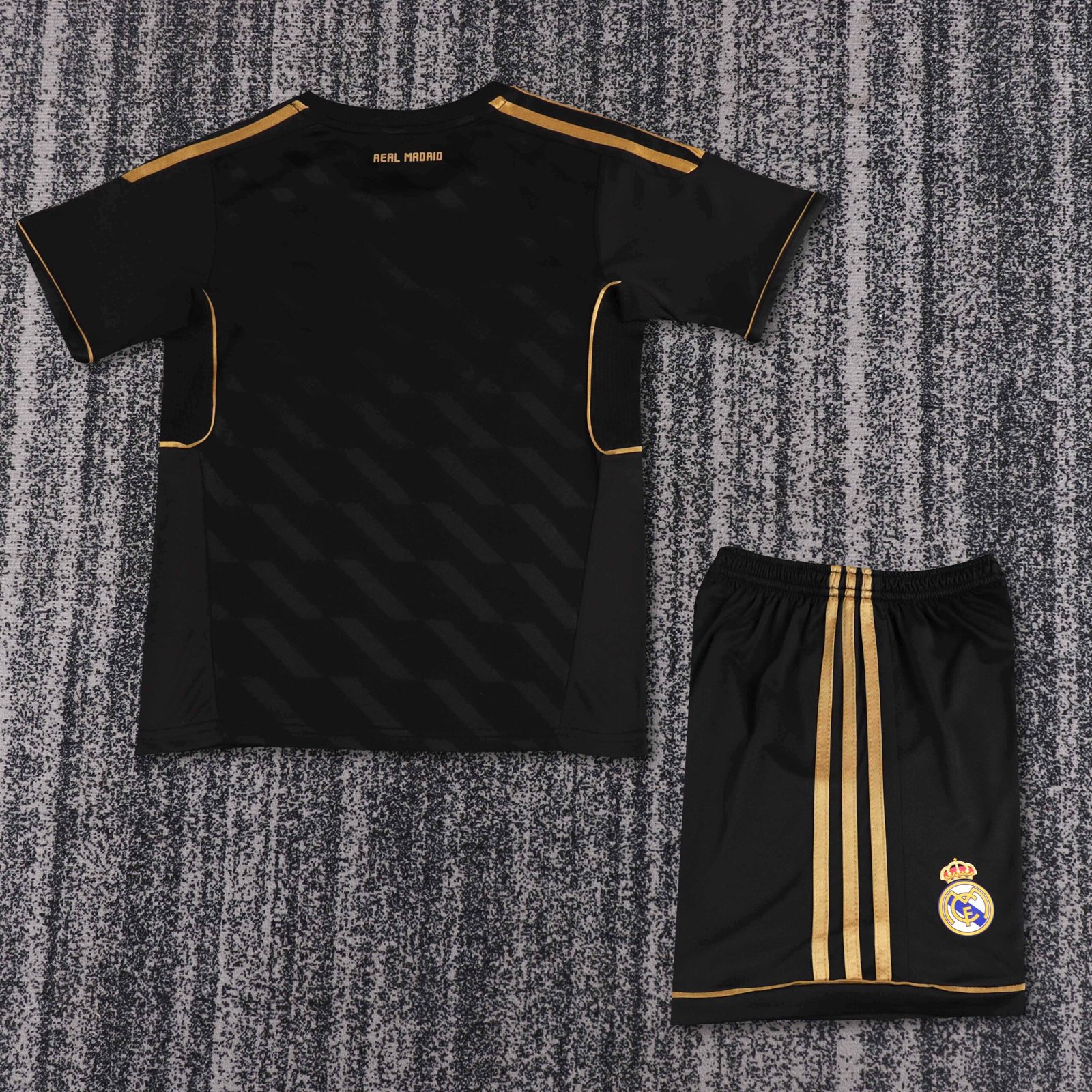 Kids Retro Real Madrid Away Kit 2011/12