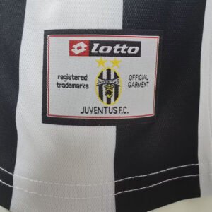 Retro Juventus Home Jersey 2001/02