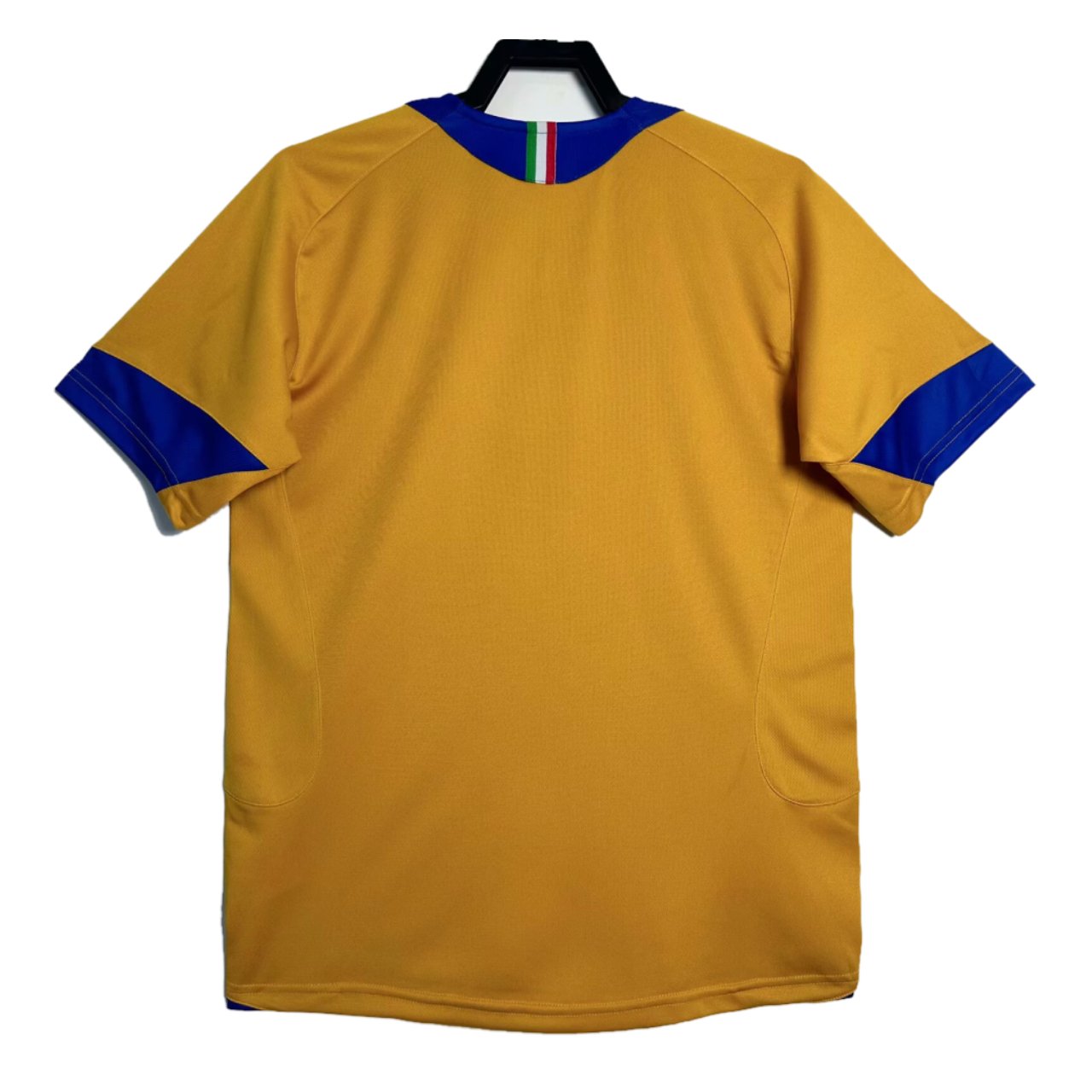 Retro Juventus Third Jersey 2005/06
