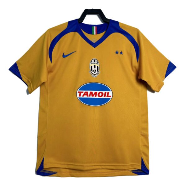 Retro Juventus Third Jersey 2005/06