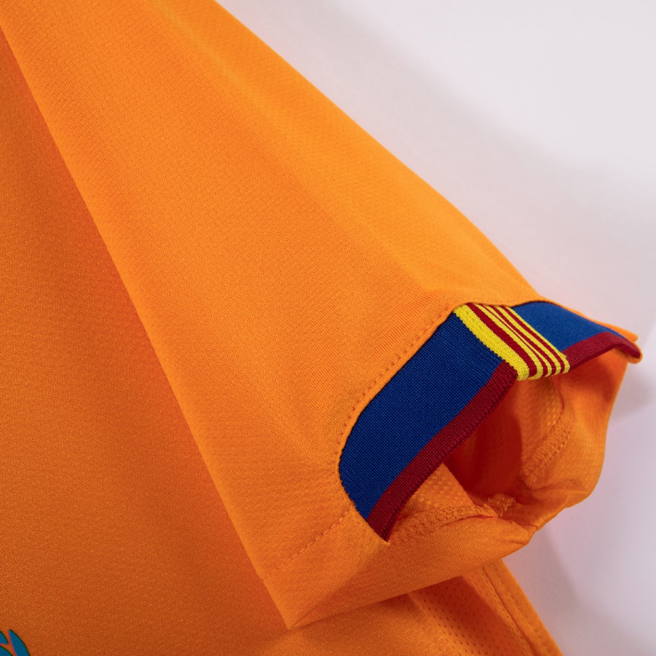 Retro Barcelona Away Jersey 2006/07